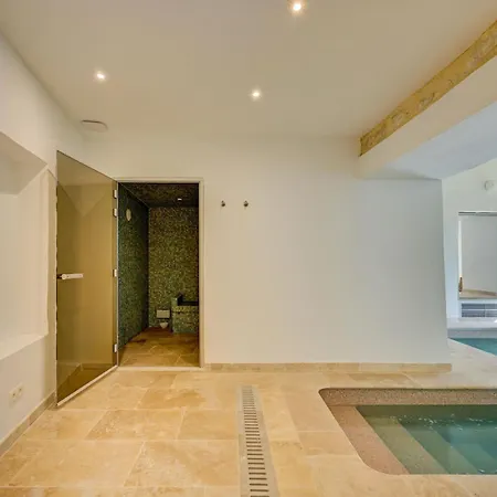 Domaine De Privadiere & 5* Uzès