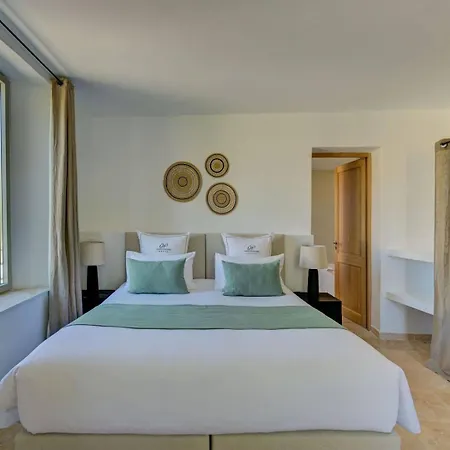 Domaine De Privadiere & Hotel Uzes