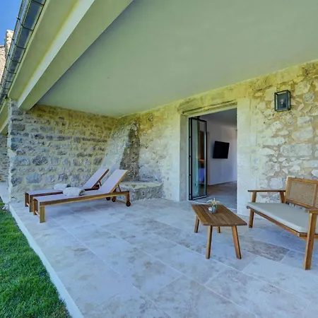 Domaine De Privadiere & Uzes
